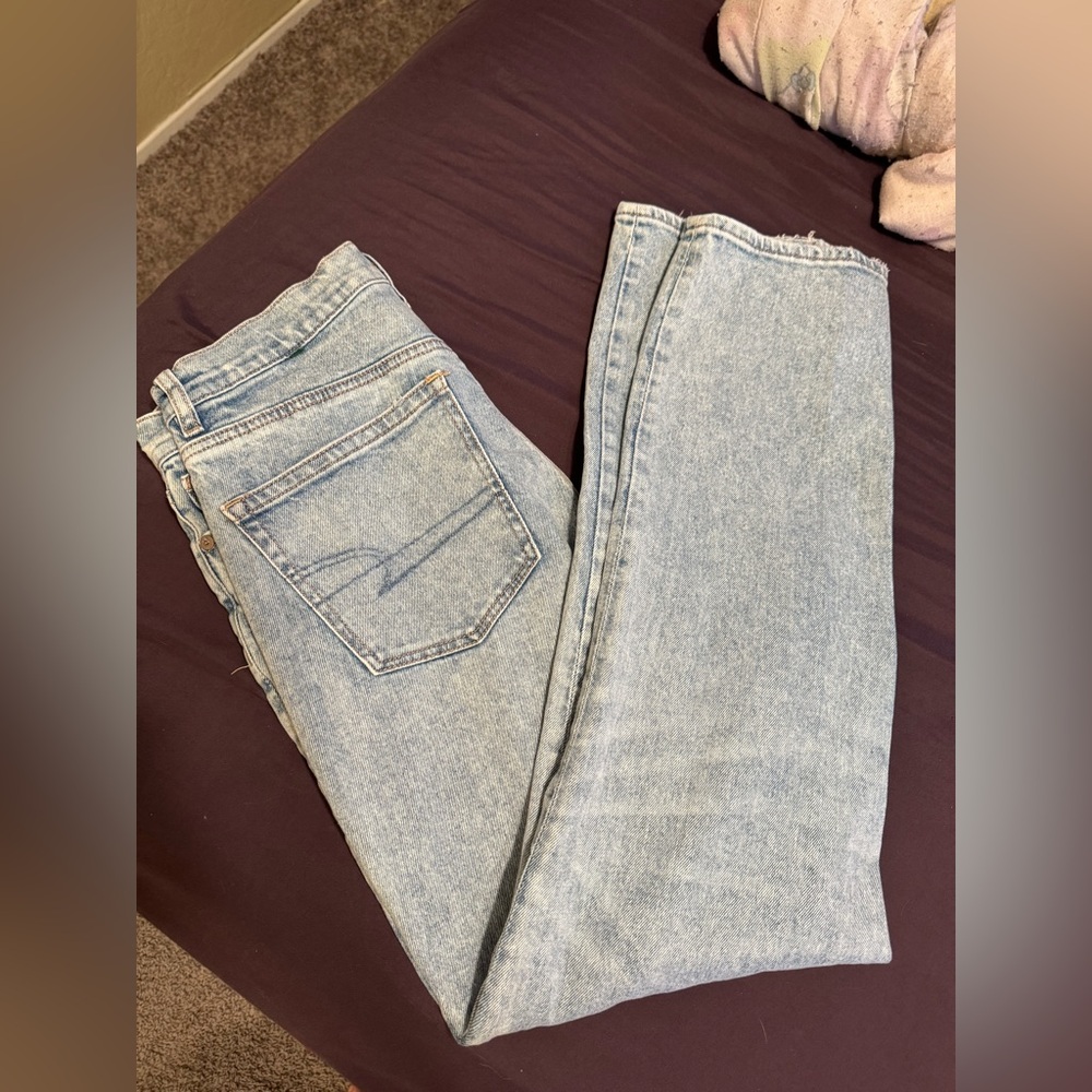 American Eagle Outfitters Women's Light Blue High-Waisted Ripped Jeans